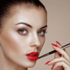 Makeup Tips for Narrow Faces: How to Make Your Face Look Fuller