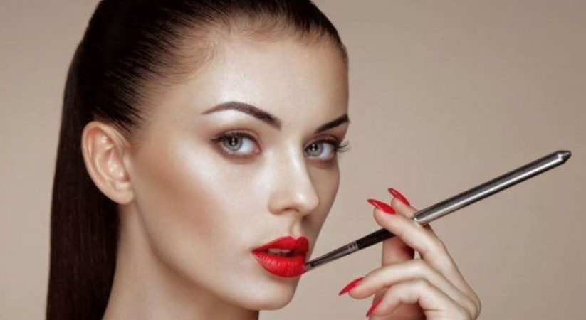 Makeup Tips for Narrow Faces: How to Make Your Face Look Fuller